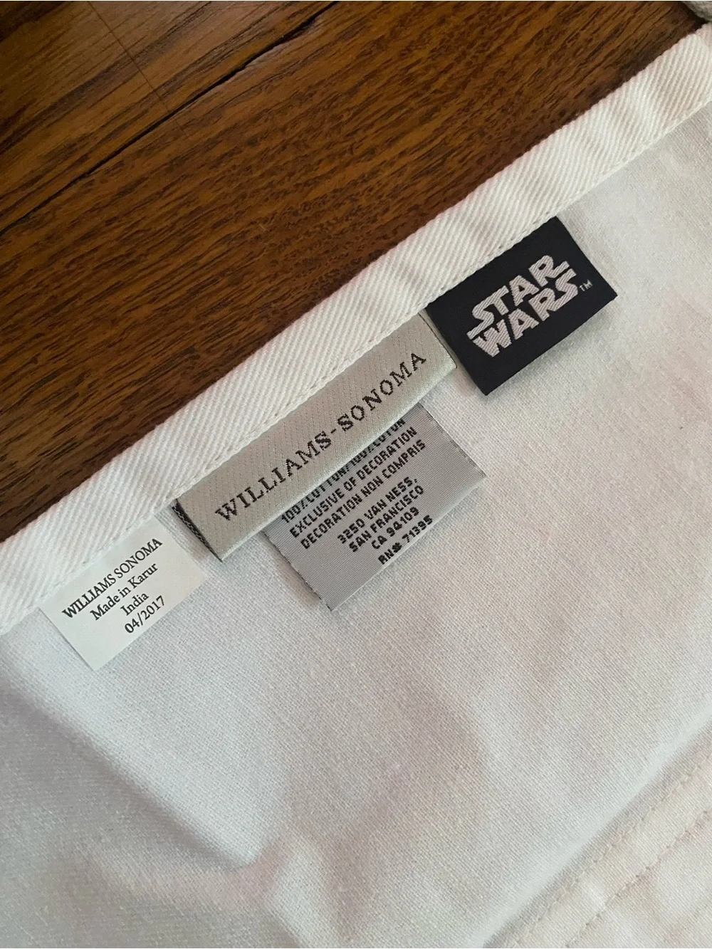NWOT Star Wars R2D2 Kids apron from Williams Sonoma 100% Cotton Boy Girl Cooking